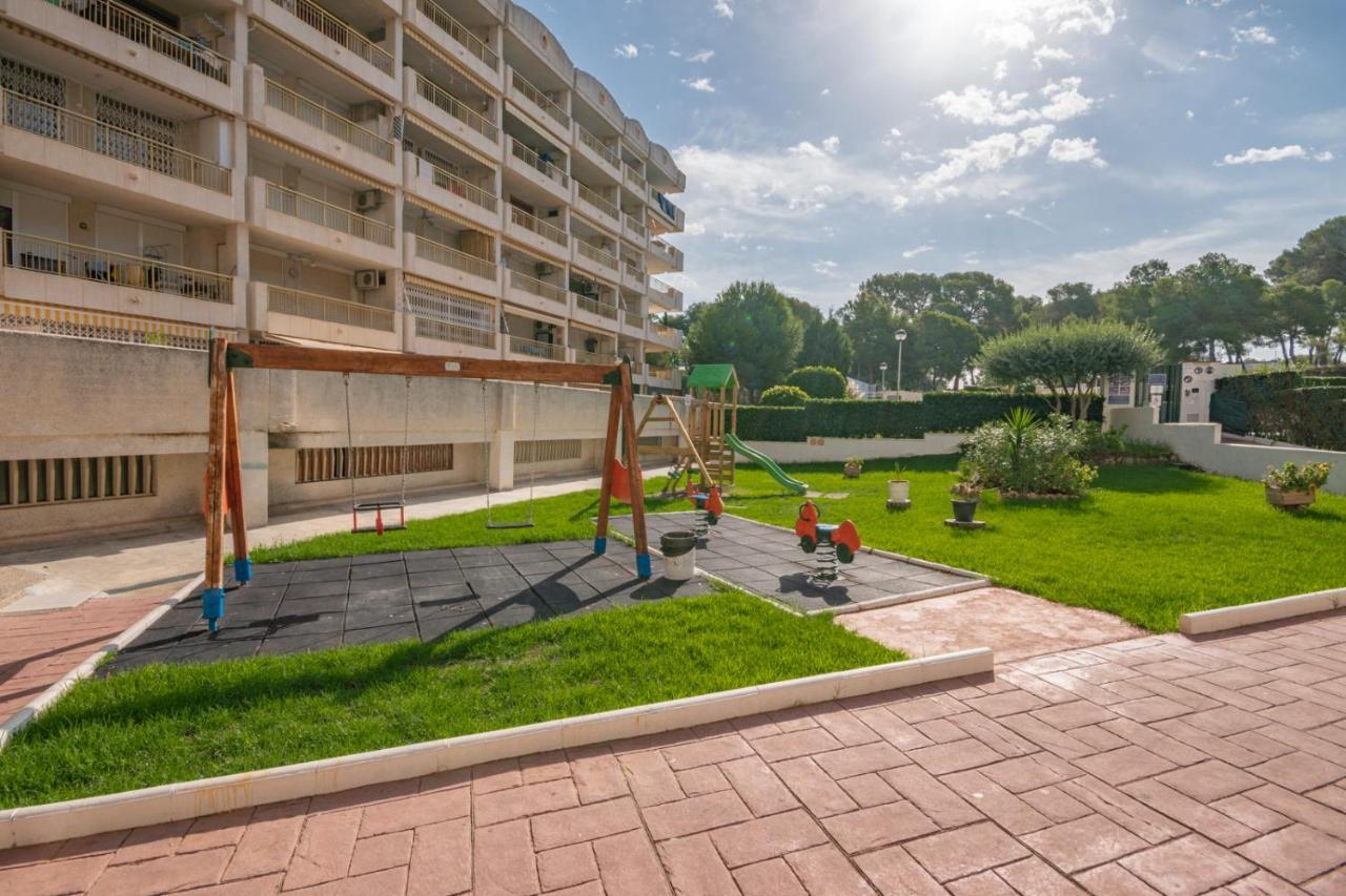 Salou-piscina-playa Port Aventura1 Apartment