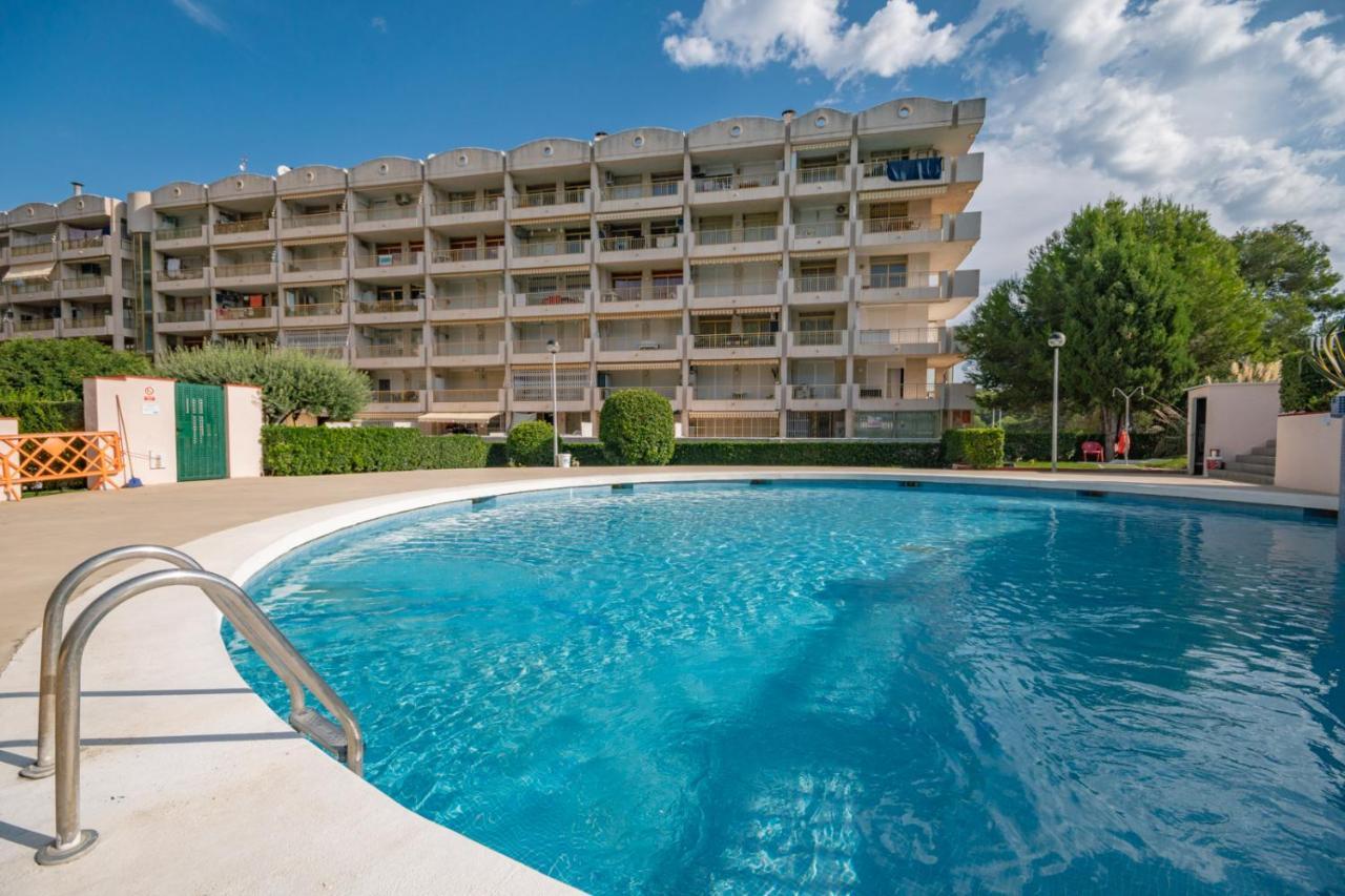 Salou-piscina-playa Port Aventura1